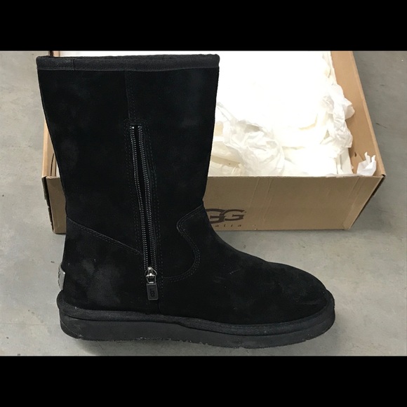 UGG boots size 7 - Picture 5 of 7